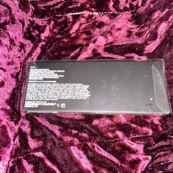 Mac hyper real glow palette - Picture 3 of 3